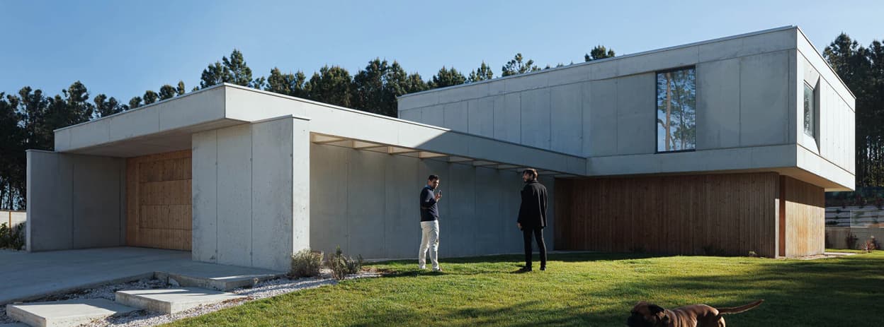 بتن مسلح، لوورهای چوبی و بالکن شرقی؛ خوانش معماری خانه موندائو در ویزئو